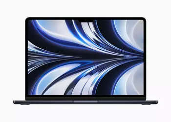 When will Apple start selling the new MacBook Air with the M2 chip?