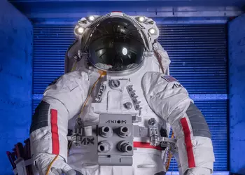 Миссия «Артемида» на минималках: почему NASA и Axiom Space упрощают лунные скафандры