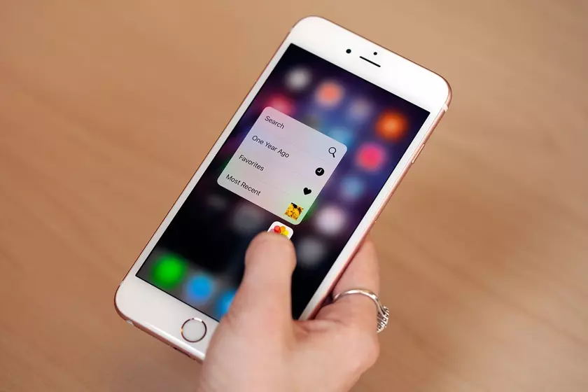 Apple бесплатно меняет iPhone 6 Plus на новые модели