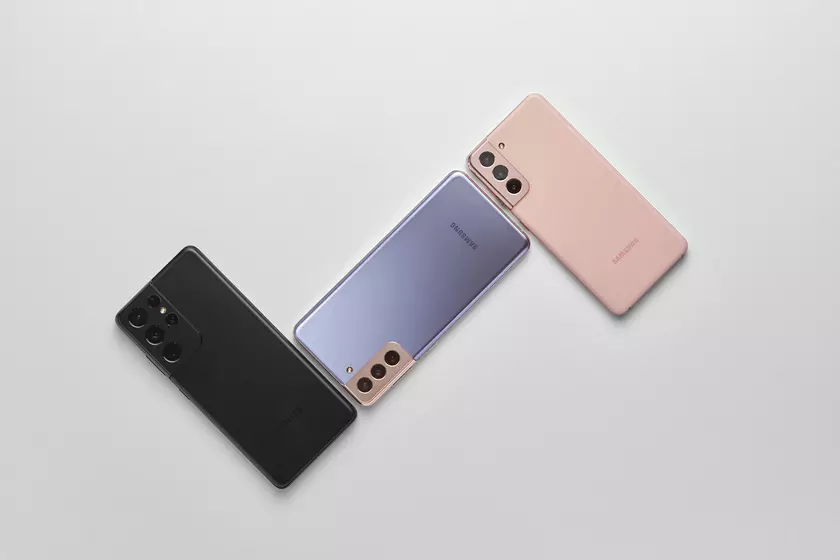 Все пользователи Galaxy S21, Galaxy S21+ и Galaxy S21 Ultra начали получать февральское обновление (на самом деле нет)