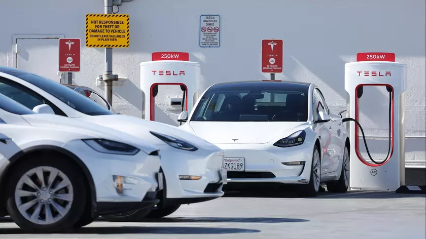 Tesla подешевела за сутки на $56 млрд – это больше рыночной капитализации Ford и General Motors