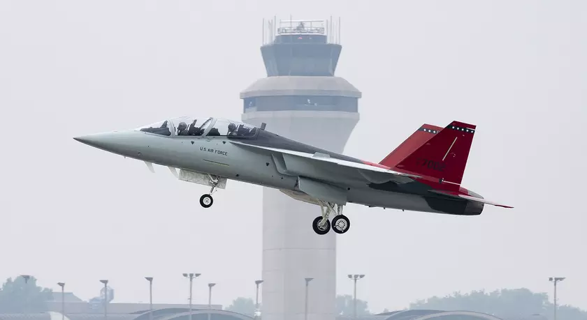 ВВС США получили первый многострадальный самолёт T-7A Red Hawk спустя пять лет после заключения контракта с Boeing