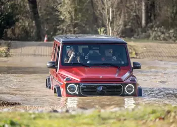 Mercedes-Benz научит внедорожники плавать: патент на «амфибию» без весел