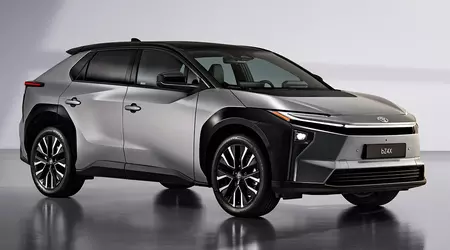 Toyota met à jour son crossover électrique bZ4X : il se recharge plus rapidement, va plus loin et tire plus.