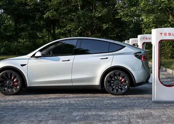 Tesla запускает акцию: год бесплатной зарядки для покупателей Model Y в Европе