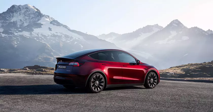 Tesla хочет нарастить производство кроссоверов Model Y в Техасе до 75 000 автомобилей за квартал в ожидании роста спроса с начала 2023 года