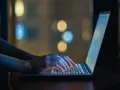 post_big/230607154817-person-working-laptop-screen-stock-super-169.jpg