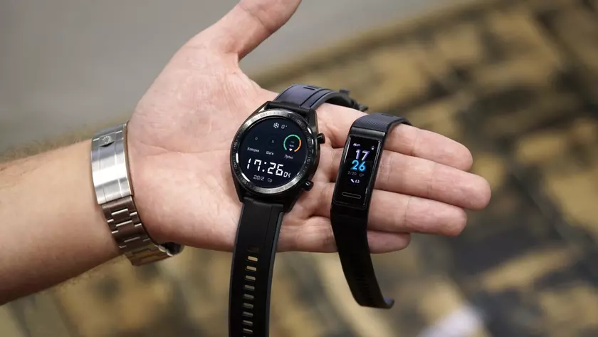 Huawei Watch GT, Huawei Watch GT 2, Honor Band 4 и Honor Band 5 c обновлением получили новые циферблаты