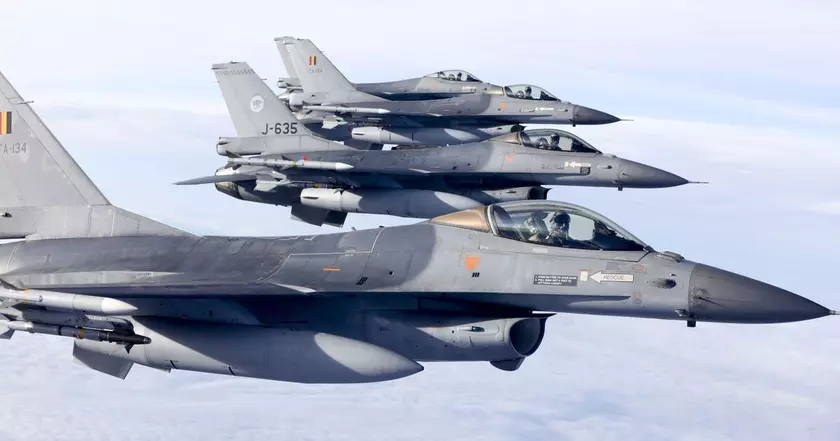 Самому популярному в мире истребителю F-16 исполнилось 50 лет, но он все еще чрезвычайно эффективен 