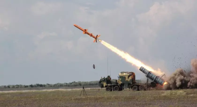 Российские ЗРК С-400 и радар «Подлёт» в Крыму были уничтожены украинским комплексом крылатых ракет «Нептун», который потопил флагманский крейсер «Москва»