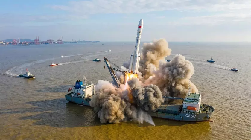 Запуск ракеты Jielong-3 с морской платформы
