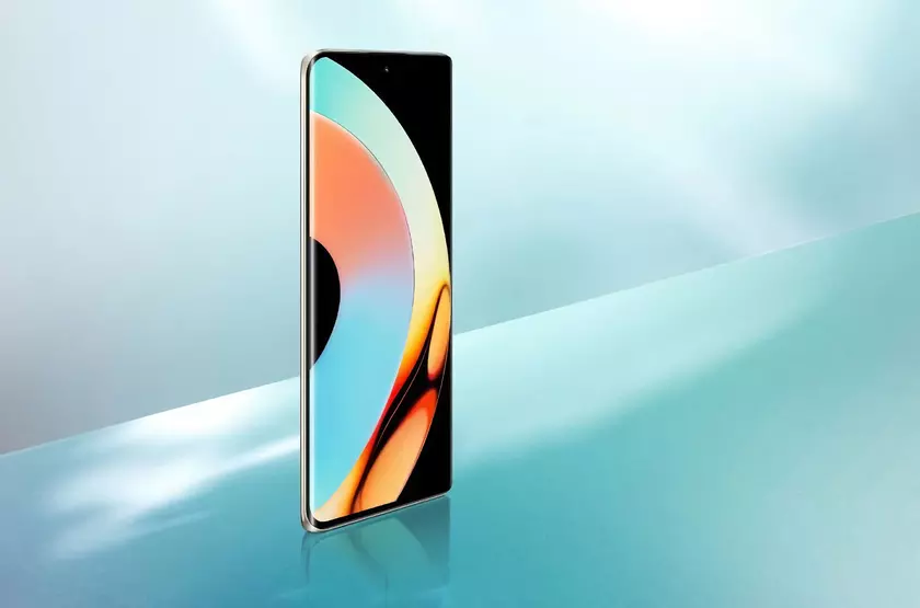 OLED-экран на 120 Гц, закруглённые края и нижняя рамка с толщиной 2.33 мм: realme тизерит особенности realme 10 Pro+