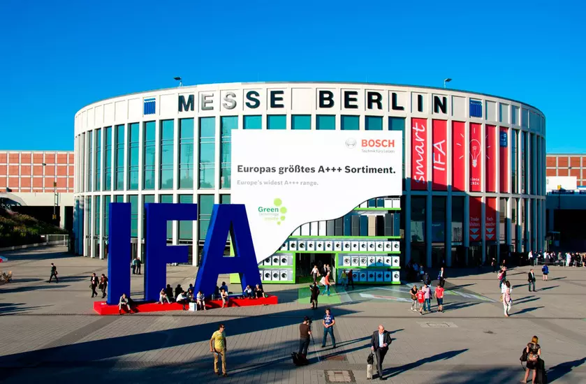 ZTE покажет свой новый флагман Axon 9 на выставке IFA 2018 в Берлине