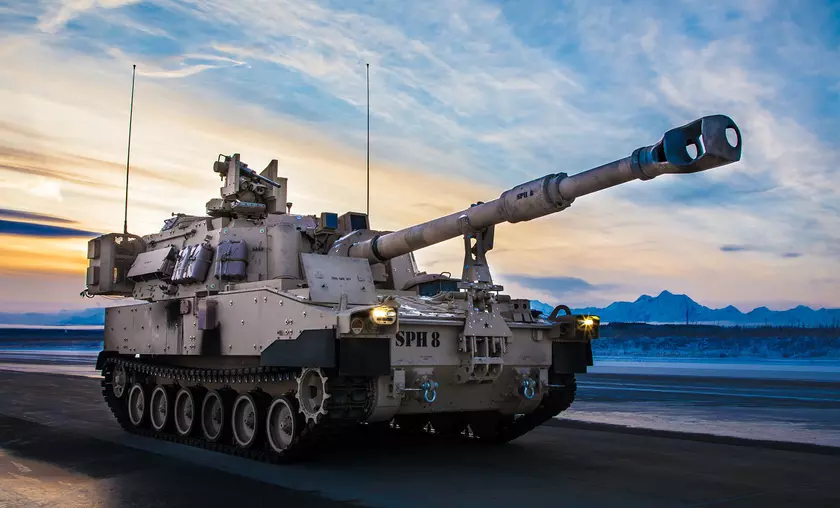 BAE Systems получила более $9,6 млн на производство гаубиц M109A7 Paladin и машин снабжения M992A3