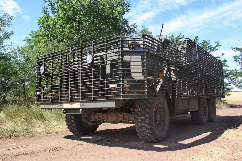 Украинские военные начали работать с британскими бронемашинами Mastiff