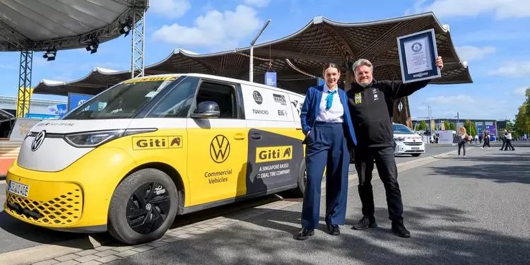 92 страны за 445 дней: Volkswagen ID. Buzz установил рекорд Гиннесса для электромобилей
