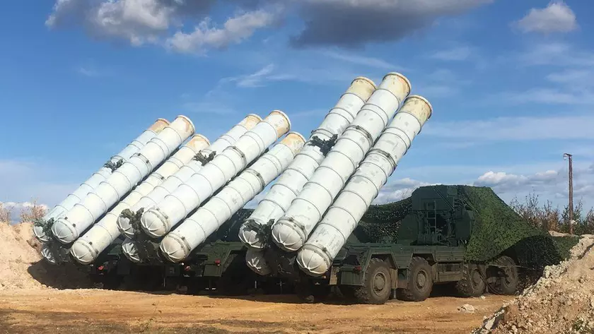 Несмотря на запрет Турции, россия перекинула ЗРК С-300 через Босфор в Чёрное море