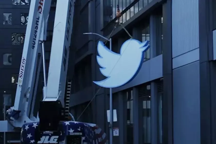 Иконический логотип Twitter в Сан-Франциско уходит с молотка