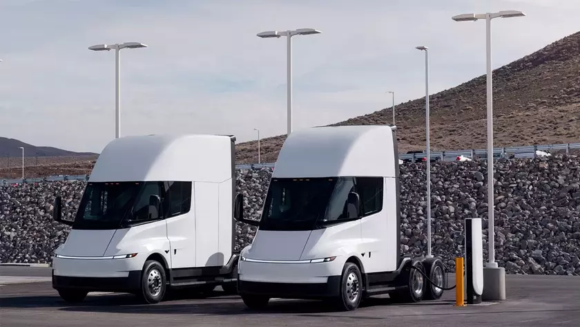 Зарядные посты Megacharger для Tesla Semi