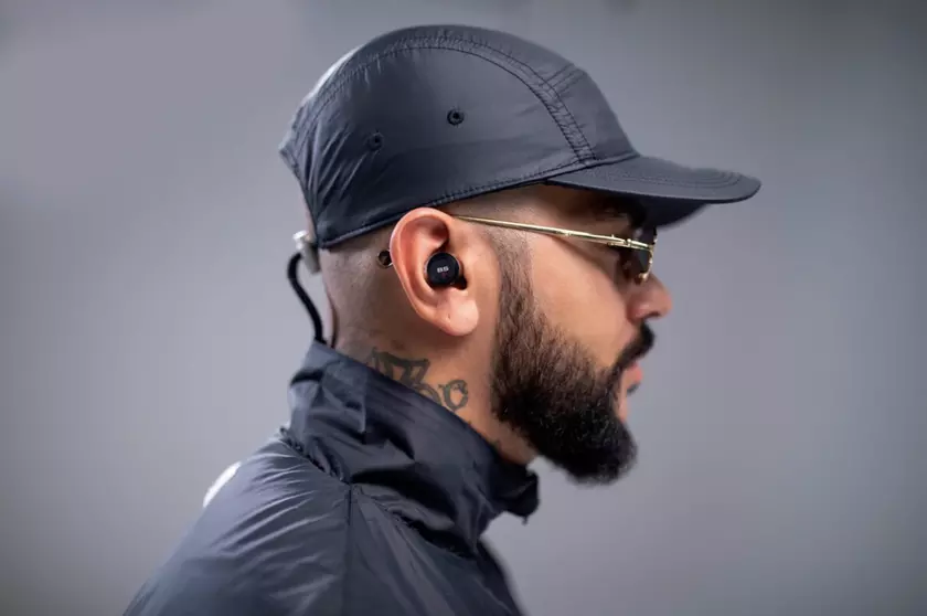 Тимати выпустил наушники Black Star. На AliExpress есть такие же, но в 2–3 раза дешевле