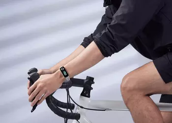 Asus VivoWatch 5 Aero: a fitness tracker that measures heart rate, SpO2 and ECG at the touch of a finger