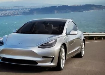 Слух: Tesla наконец-то выпускает по 5000 электрокаров Model 3 в неделю