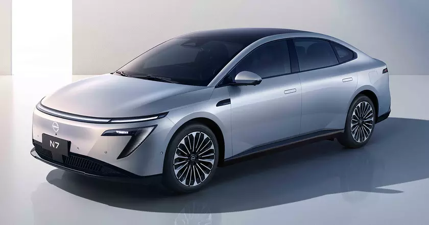 Nissan N7: Электроседан нового поколения