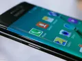 Samsung запатентовала прототип премиум-смартфона с двумя экранами