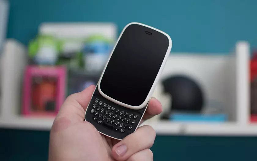 Опубликован новый рендер мини-смартфона Palm Pepito