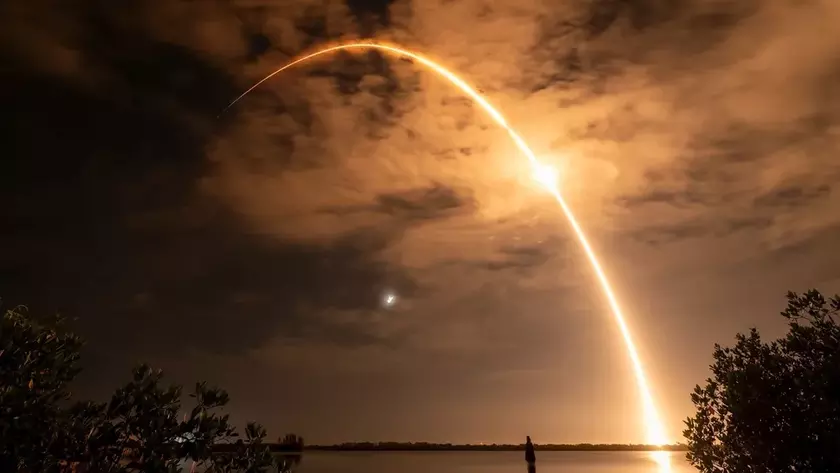 Falcon 9 успешно запускает 28 спутников Starlink с космодрома во Флориде