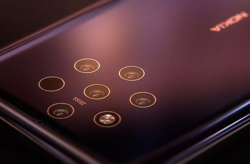 Теперь официально: HMD Global везет на MWC Nokia 9 PureView и первый «дырявый» смартфон