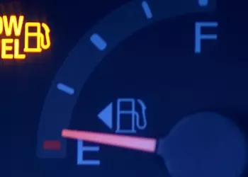 The author of the arrow indicating the side of the fuel filler cap has died