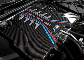 BMW will keep V8 models because Americans love big engines
