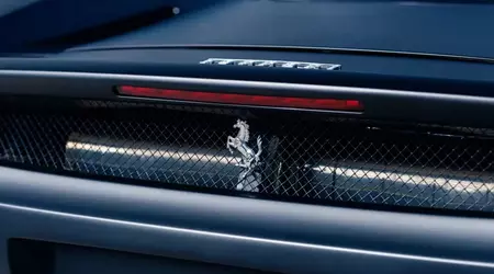Чорна діра на колесах: єдина у світі матова Ferrari Enzo шукає нового власника