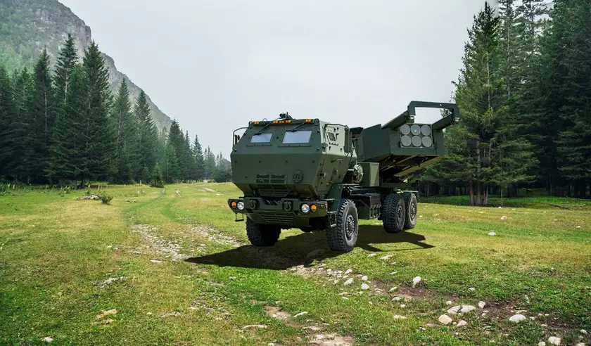 США создают беспилотную версию реактивной системы HIMARS – автономный вариант получит 12 дальнобойных ракет