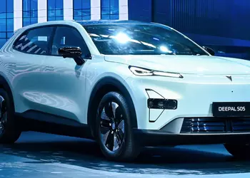 Changan has opened its first electric car and hybrid manufacturing plant outside China