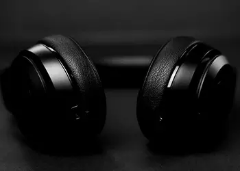Ausdom Gadgets: Best Wireless, Bluetooth and Noise Cancelling, Safe for Kids Headphones