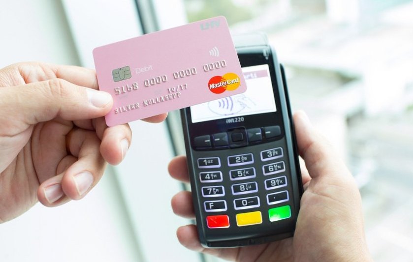 Связь с 21 веком: английская церковь принимает пожертвования через Apple Pay и Google Pay