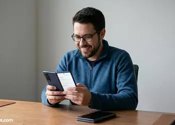 Best Foldable Phones Under $1000