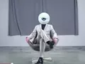 Samsung обыграла ролик с выпрямителем для глаз (видео)