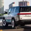 Миниатюра Rivian R1S Quad Miami Edition вид сбоку