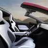 Tesla Roadster на выставке на предварительном виде
