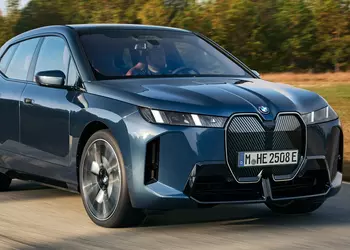 BMW iX gets a facelift, more power and a longer range