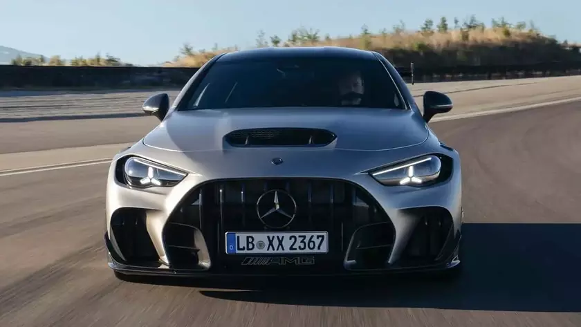 Экстремальное купе Mercedes-AMG CLE 646