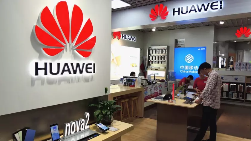 В Польше арестовали топ-менеджера Huawei — подозревают в шпионаже для Китая