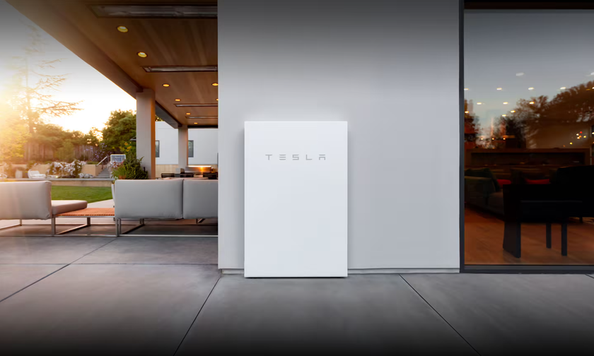 Илон Маск передал Украине станции Tesla Powerwall