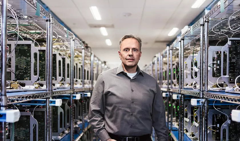 Джони Сруджи: архитектор успеха Apple Silicon