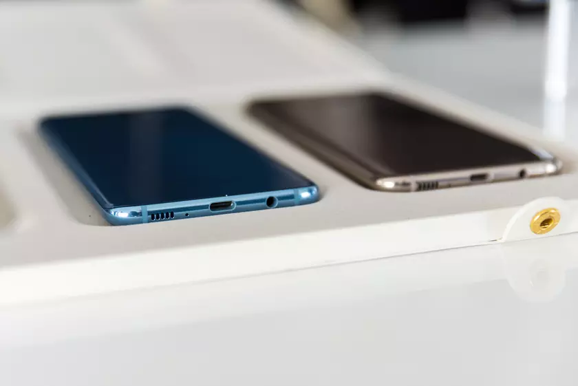 Samsung тоже откажется от 3,5 мм разъема для наушников — в Galaxy Note 10 или Galaxy S11