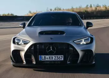 Mercedes-AMG CLE 646: пощечина для BMW и последний танец V8