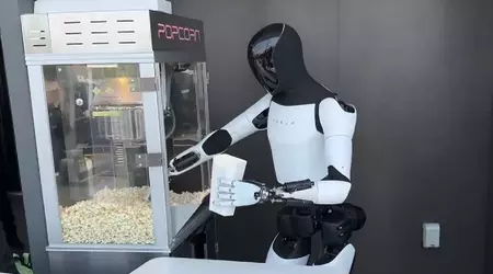 Відео дня: робот Optimus пригощає дітей попкорном у новому закладі Tesla's Hollywood Diner and Supercharger